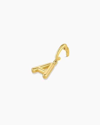 Gorjana - Charm Helium Parker ALPHABET - تشطيب مقعود 18 كيلو بايت - سحر التصميم الأولي - إغلاق المفصلات - الوزن الخفيف والمريح in Kuwait