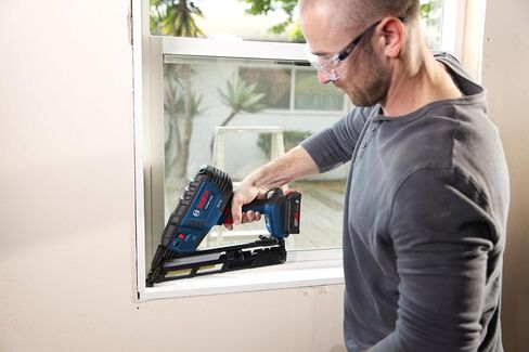 جهاز تثبيت المسامير بزاوية 15 قياس 18 فولت من BOSCH GNH18V-15MAN - دقة للمساحات الضيقة، يثبت ما يصل إلى 1200 مسمار لكل شحنة، تفعيل بيد واحدة، إزالة المربى بدون أدوات، خطاف الحزام (أداة عارية) in Saudi Arabia