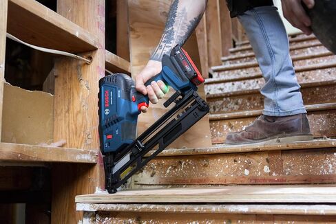 جهاز تثبيت المسامير بزاوية 15 قياس 18 فولت من BOSCH GNH18V-15MAN - دقة للمساحات الضيقة، يثبت ما يصل إلى 1200 مسمار لكل شحنة، تفعيل بيد واحدة، إزالة المربى بدون أدوات، خطاف الحزام (أداة عارية) in Saudi Arabia