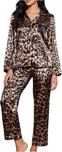 طقم بيجامة من الساتان مكون من قطعتين من قميص وبنطلون بطباعة دب متباينة للنساء من WDIRARA in Kuwait