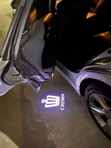 【تحديث 2024】 4 قطع من مصابيح باب السيارة، مصابيح ترحيب عالية الدقة LED لجهاز عرض البركة، مصابيح شبح الظل المجاملة متوافقة مع سلسلة Crown/Highlander/Corolla/Camry/Sienna/Venza/Avalon in Kuwait