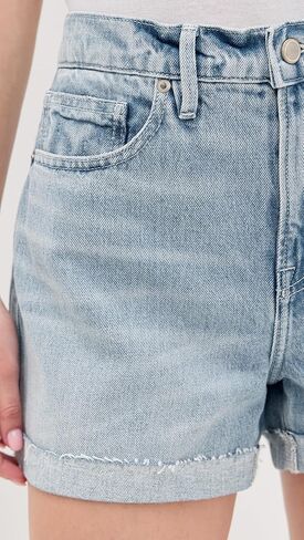 Retro '90s Denim Shorts in Indigo872 by good american in Kuwait