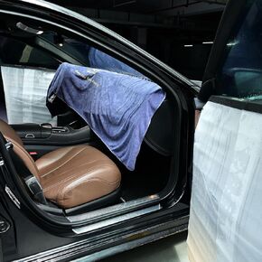 تتضمن مجموعة NewishTool Window Tint مجموعة من لوحة باب السيارة 4 PCS ومنشفة غلاف سيارة واحدة للكمبيوتر الشخصي مع حبل نقع لتثبيت فيلم Window Film ، ومجموعة من الصفيح المقاومة للماء لتنظيف الزجاج للسيارات