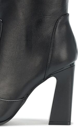 حذاء DKNY للنساء Soryn High Boot مع كعب كتلة in Kuwait