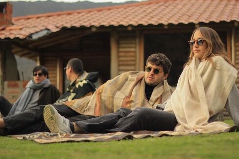 ALPAKITAS Alpaca wool Shawl Wrap for Men and Women- Shawls and Wraps - 70% Alpaca - Unisex Fashion - Blanket Wool Shawl in Saudi Arabia