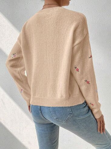 chouyatou Women's Ditsy Floral Embroidered Pullover Sweater Color Block Loose Fit Knit Jumper Tops in Kuwait