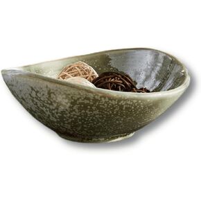 Oval Ceramic Decorative Bowl, Key Bowl, Candy Bowl for Home Coffee Entryway Table, Fruit Container, Snack Organizer, Unique Art Décor Gift (8.5 inch Green)