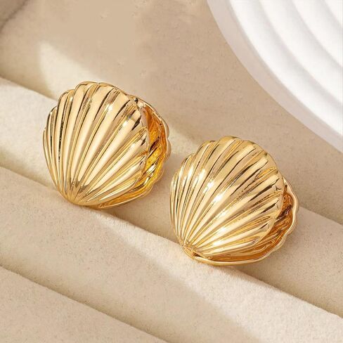 Chunky Gold Earring for Women Seashell Earrings Ocean Conch shell Earrings set Cute Pearl Earring Clip on Everyday Earring for Women in Saudi Arabia