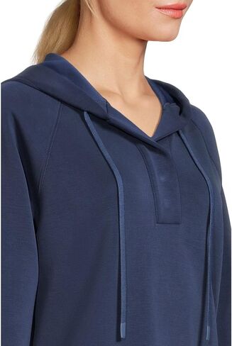 Lilly Pulitzer Women's Kendy UPF 50+ Pullover in Saudi Arabia