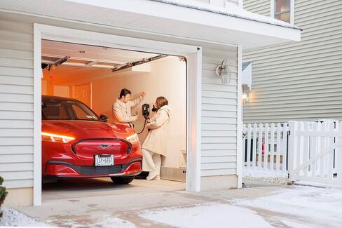 MACH 2:Fast Level 2 EV Charger 48 amp Garage-pro Wall-Mount. Electric Vehicle Charging Station 4 Nema 14-50 Outlet. J1772 car Connector. Key Accessories: 30ft Cable & Tesla NACS evse Portable Adapter in Saudi Arabia