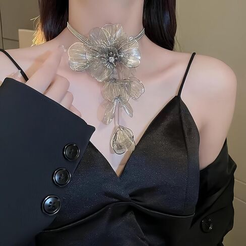 Vintage Floral Layered Necklace for Women Designer Flower Metal Tassel Fringe Y-shaped Large Filigree 3D Boho Hawaiian Big Petals Vacation Chic Oversized Statement Fashion Jewelry in Saudi Arabia