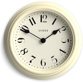 ساعة الحائط Jones Clocks® 'Frieze' - الساعة الكلاسيكية الدائرية الدائرية الصغيرة باللون الوردي ، مع أرقام جميلة ، 23 سم ، مثالية للمطبخ أو غرفة المعيشة أو المكتب أو غرفة النوم
