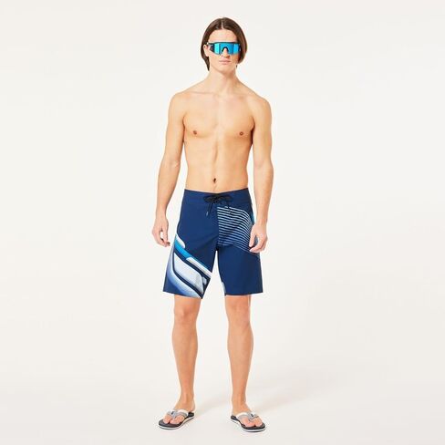Oakley Men's Striped 19'' Boardshort in Saudi Arabia