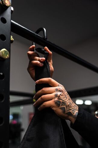أشرطة رياضية معلقة من Gymreapers من أجل القوة الأساسية وتدريب البطن - ذراع مبطن قابل للتعديل يدعم تمارين وزن الجسم in Kuwait