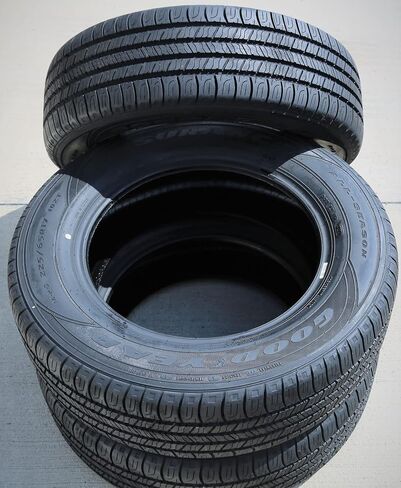 إطار Goodyear Assurance لجميع المواسم - 225/65R17 102T in Saudi Arabia