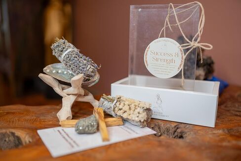 حزمة Sage Smudge - مجموعة Sage Smudge Kit - مجموعة Palo Santo & Sage Sticks - حزمة White Sage - ملحقات التأمل والهدايا الروحية (تطهير الطاقة) in Saudi Arabia