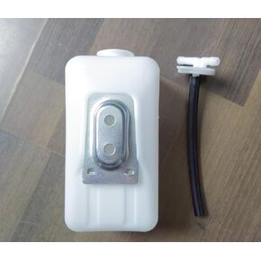 Universal Coolant Recovery Bottle 7.5 x 9 x 17.5cm, Reservoir Radiator Overflow Tank Small Size