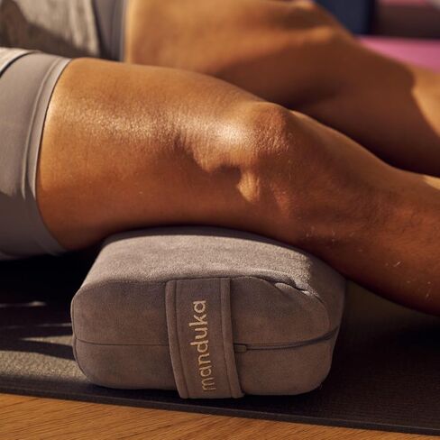 وسادة مسند مستديرة لليوجا من ماندوكا - غطاء eQua قوي وقابل للإزالة، مقبض سهل الحمل - أزرق منتصف الليل، 27 بوصة × 9 بوصة × 9 بوصة in Kuwait