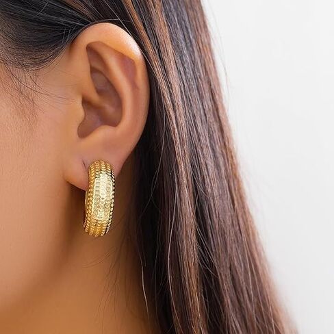 4 Pcs Chunky Ear Cuffs Earrings Gold Silver Ear Cuffs Non Piercing Hoop Earring For Women Clip On Cartilage Wrap Cuff Earrings in Saudi Arabia