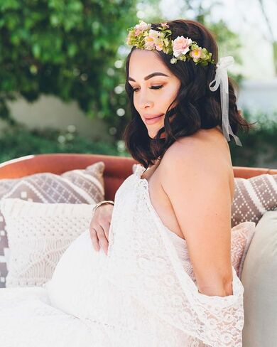 AWAYTR Flower Crowns for Women Flower Headband Adjusatble Flower Girl Headpiece Headband Fairy Crown for Bridal Wedding Festival Party Photo (Gradient - Pink) in Saudi Arabia