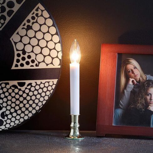 مصباح شمعة كهربائي بقاعدة مطلية بالنحاس، مجموعة من 4 شمعدانات مع مفتاح تشغيل/إيقاف ومصباح 7 وات | أضواء الترحيب الاستعمارية مقاس 9 بوصات للنوافذ والعطلات، باللون الأبيض in Kuwait