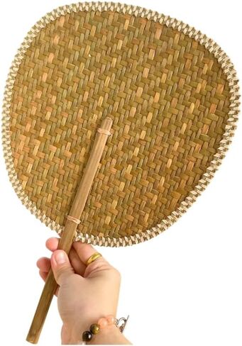 عبوة واحدة من مروحة يد من أوراق النخيل مصنوعة يدويًا من إنتاج تايلاند فكرة لمستلزمات الحفلات ونمط الزفاف العتيق in Kuwait