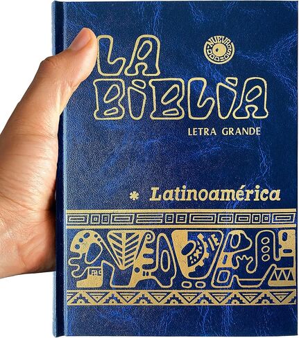La Biblia Catolica Latinoamericana Letra Grande Edicion Cartone en Español con Señalador Biblico - الطبعة الإسبانية للكتاب المقدس الكاثوليكي في أمريكا اللاتينية مع الإشارات المرجعية (أزرق) in Kuwait