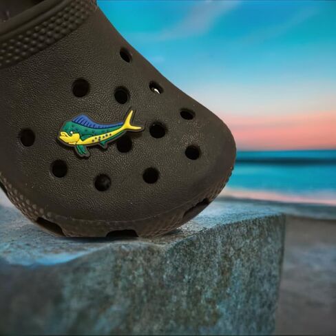 Mahi Mahi Croc Shoe Charm - أسماك الدلفين الواقعية للتماسيح أو الصنادل. ملحق أحذية السمك في المياه المالحة in Kuwait