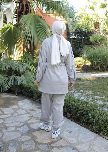 Stylish Hijab Sportswear Set for Muslim Women 2 Piece Tracksuit for Casual Comfort Activewear and Elegance in Saudi Arabia
