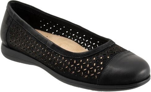 Trotters Women's Delmara Ballet Flat in Saudi Arabia