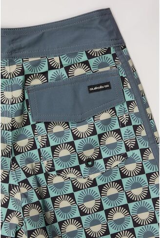 Quiksilver Boys' Surfsilk Scallop (Big Kids) in Kuwait