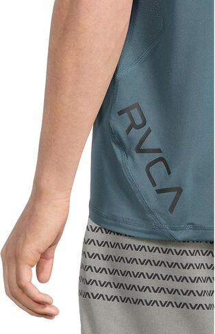RVCA Men's Hawaii Sport Vent Sleeve in Saudi Arabia