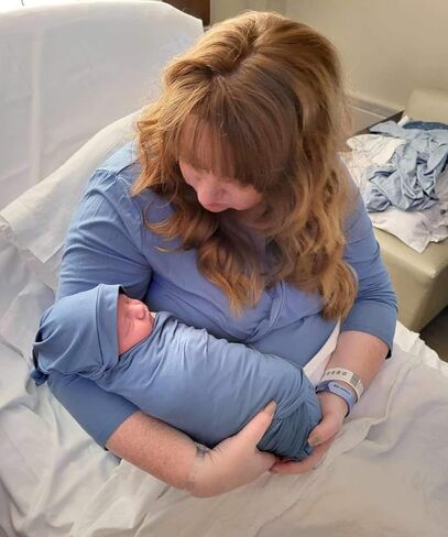 Maternity Robe with Matching Swaddle Set Soft Maternity Gown Long Sleeves Mommy Robe Receiving Blanket Set in Saudi Arabia