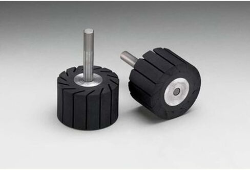 عجلة توسيع مشقوقة مطاطية 3M 28348، 5 بوصة × 3-1/2 بوصة 5/8 بوصة فتحة أربور، 1 لكل علبة in Kuwait