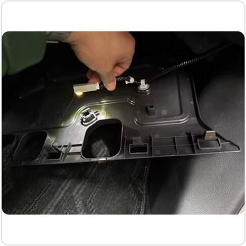 الضوء المحيط المركزي Concole Box Footwell Glove Box Light لتويوتا كورولا NX RX Subaru Sai Rav وما إلى ذلك (أبيض) in Kuwait