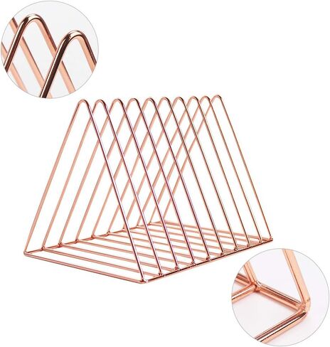 حامل المجلات، 2 حزمة منظم حامل ملفات سطح المكتب 9 فتحات، مجلد فارز ملفات ذهبي وردي، رف تخزين سجل الفينيل المثلث لوسادة رسائل مغلف الصحف، حامل رف الكتب ديكور للمكتب المنزلي in Kuwait