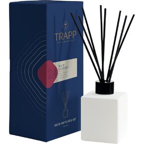 تشمل Trapp - رقم 24 Wild Currant - REED Diffuser Kit - مجموعة من القصب وزيت الناشر المعطر (4 أوقية.) ، مزهرية - ملاحظات طويلة الأمد من الكشمش الأحمر ، الكاسيس نوير ، والموس الإسبانية
