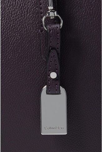 Calvin Klein Serafina مصمم خصيصًا in Saudi Arabia
