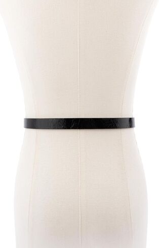 Michael Kors Women’s Logo Belt Beltny Skinny Belt ، ملحق الأزياء الأنيق للارتداء اليومي in Kuwait