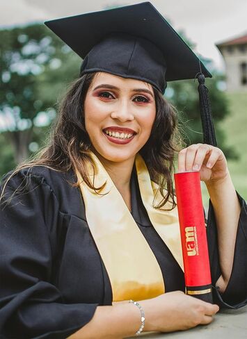 2025 Graduation Gifts for Her,Heart Charm Bracelets for Her,Personalized Graduation Bracelets for College/High School/Masters Degree/Nursing/8th Grade/Middle School/5th Grade in Kuwait