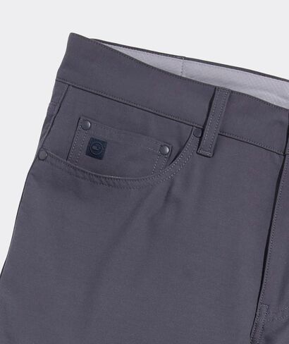 vineyard vines Men's Lightweight On-The-go 5-Pocket Pants in Saudi Arabia