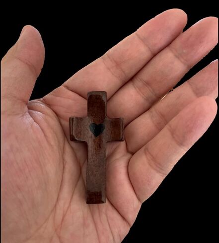 Cross My Heart, Encouragement Gift, Walnut Wooden Comfort Cross for Stress Relief, Pocket Prayer Crosses for Anxiety and Encouragement, Perfect Religious Gift for Clutching and Praying （4 PCS） in Saudi Arabia