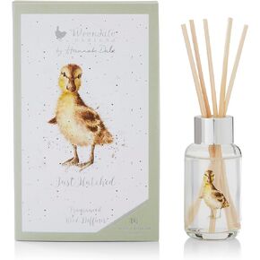 Wrendale Designs ريد الناشر | عزر فقس فقط| زيت عطري برائحة زهرة المروج والليلك الأبيض | لديكور غرفة النوم والحمام وغرفة المعيشة | 40 مل | الشمع الغنائي in Kuwait