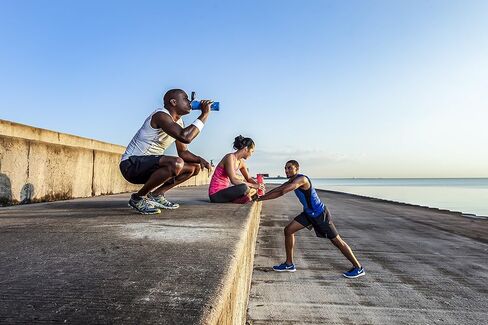زجاجة مياه زجاجية من زولو أطلس مع غلاف من السيليكون in Kuwait