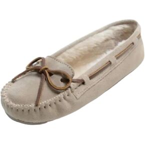 شبشب كالي نسائي من Minnetonka منقوش in Kuwait