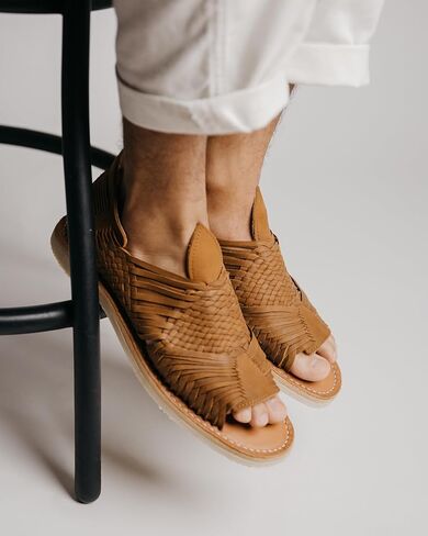 المكسيك en la piel المصنوع يدويًا من جلود الباشوكو للرجال - شقق مفتوحة من أخمص القدمين مع تصميم كريب وتصميم مريح وأنيق ، أحجام 7us - 13us in Kuwait