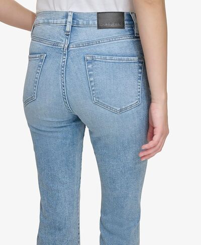 بنطلون جينز محصول مستقيم للسيدات in Kuwait