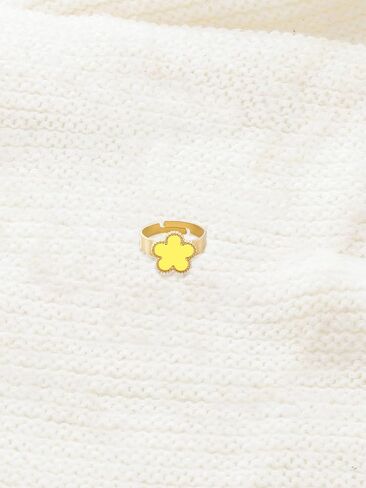 Gold Plated Five Leaf Clover Ring for Women Lucky Flower Jewelry in Saudi Arabia