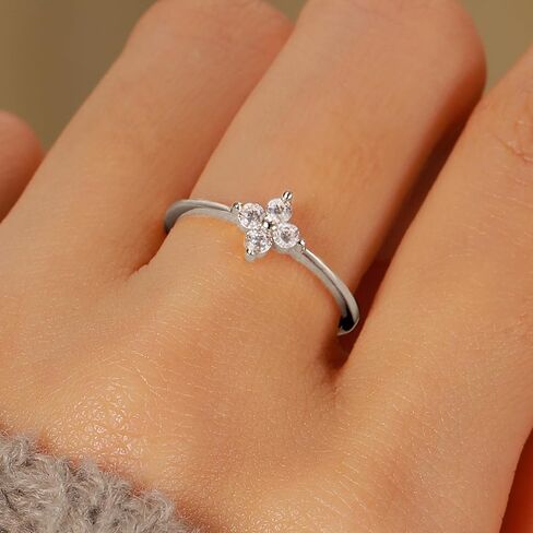 CZ Lucky Leaf Ring for Women 925 Sterling Silver Dainty Lucky Ring to Daughter Mom 14K Gold Plated Simple Minimalist Stackable Rings for Mother Wife Birthday Wedding Jewelry in Saudi Arabia