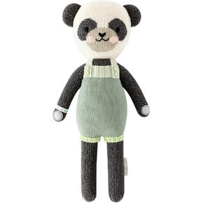 Cuddle + Kind Paxton the Panda العادية 20 بوصة متماسكة-دمية واحدة = 10 وجبات ، تجارة عادلة ، جودة الإرث ، مصنوعة يدويًا في بيرو ، خيوط قطنية 100 ٪